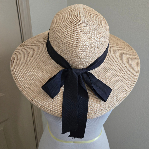 Helen Kaminski Raffia Hat with Black Ribbon wide rim 5" - Picture 1 of 5